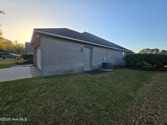51 Castle Bay Drive, Hampstead, NC 28443