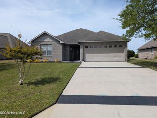 51 Castle Bay Drive, Hampstead, NC 28443