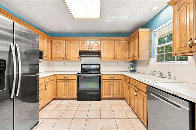 3204 SE 5TH Court, Blue Springs, MO 64014