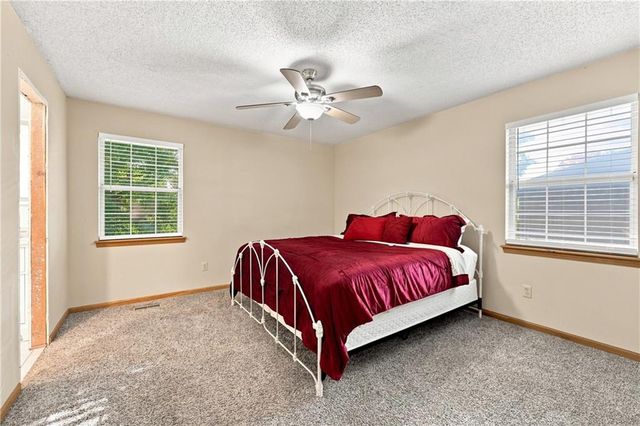 3204 SE 5TH Court, Blue Springs, MO 64014