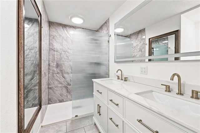 3204 SE 5TH Court, Blue Springs, MO 64014