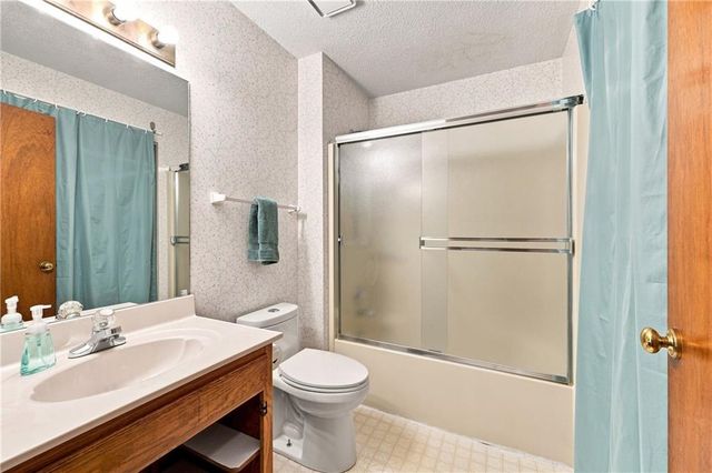 3204 SE 5TH Court, Blue Springs, MO 64014