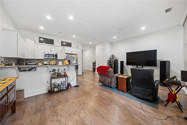 301 5th Ave 518, Downtown Pgh, PA 15222