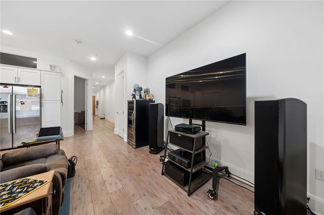 301 5th Ave 518, Downtown Pgh, PA 15222
