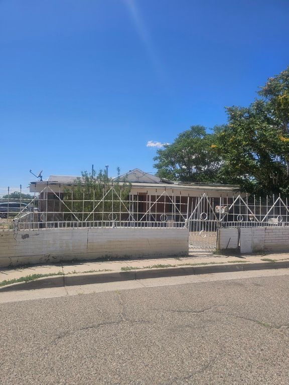 1921 JOHN Street SE, Albuquerque, NM 87102