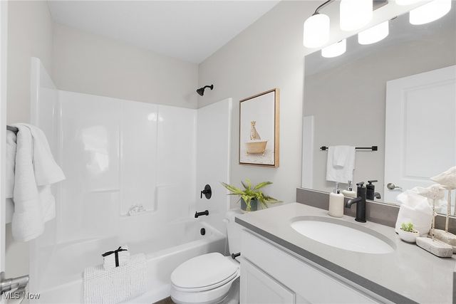 374 Bascule Drive, Lorain, OH 44052