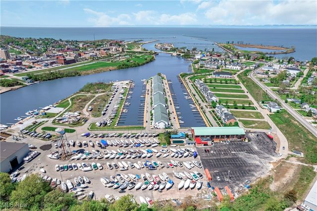 374 Bascule Drive, Lorain, OH 44052