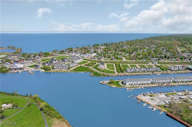 374 Bascule Drive, Lorain, OH 44052