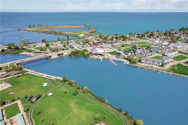 374 Bascule Drive, Lorain, OH 44052