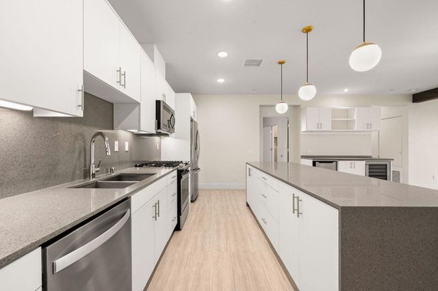 110 The Riv, Palm Springs, CA 92262