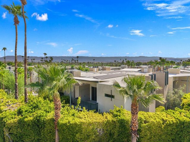 110 The Riv, Palm Springs, CA 92262
