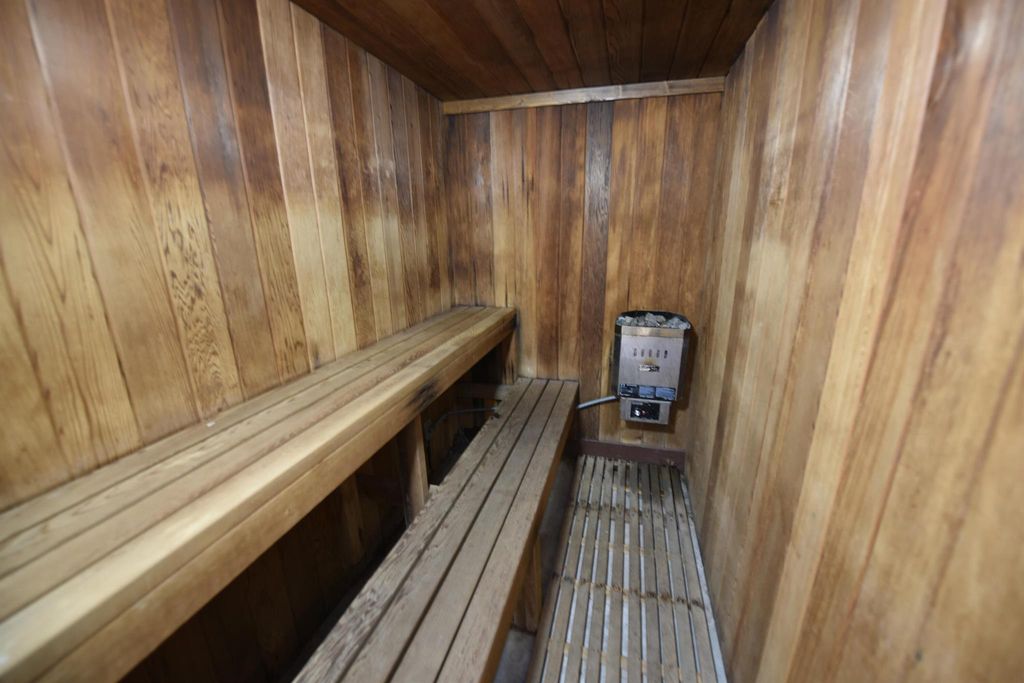 Image 27 of property listing at 2860 S Ocean Boulevard 202, Palm Beach, FL 33480