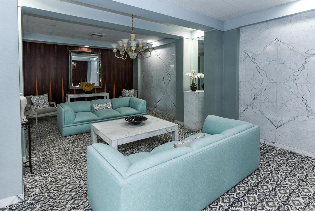 Image 30 of property listing at 2860 S Ocean Boulevard 202, Palm Beach, FL 33480