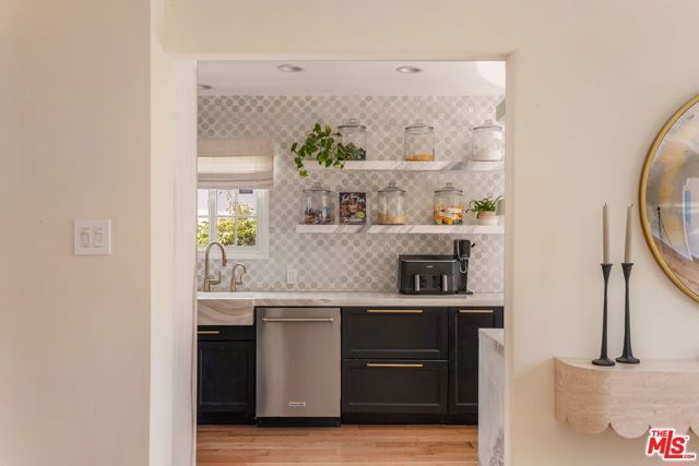 10596 Cushdon Avenue, Los Angeles, CA 90064