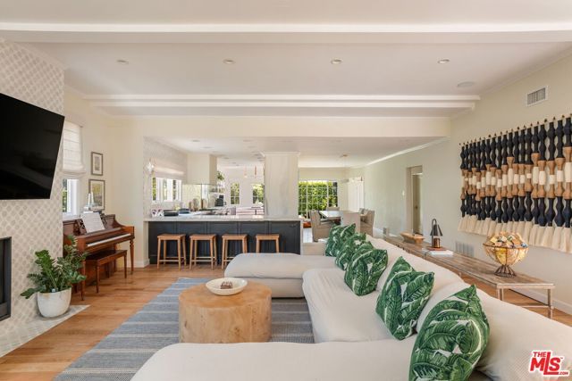 10596 Cushdon Avenue, Los Angeles, CA 90064
