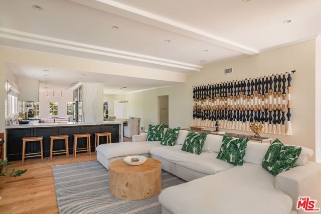 10596 Cushdon Avenue, Los Angeles, CA 90064