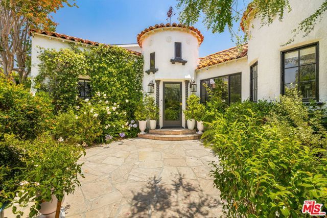 10596 Cushdon Avenue, Los Angeles, CA 90064