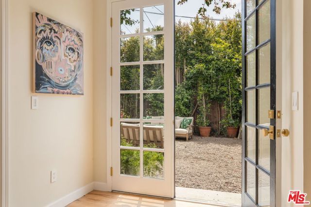10596 Cushdon Avenue, Los Angeles, CA 90064