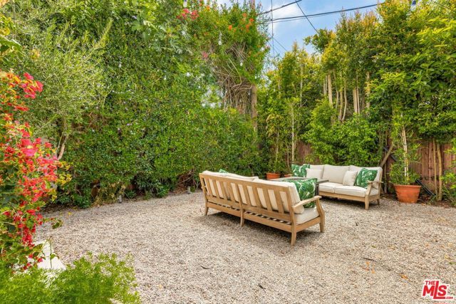 10596 Cushdon Avenue, Los Angeles, CA 90064