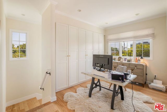 10596 Cushdon Avenue, Los Angeles, CA 90064
