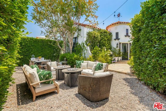 10596 Cushdon Avenue, Los Angeles, CA 90064