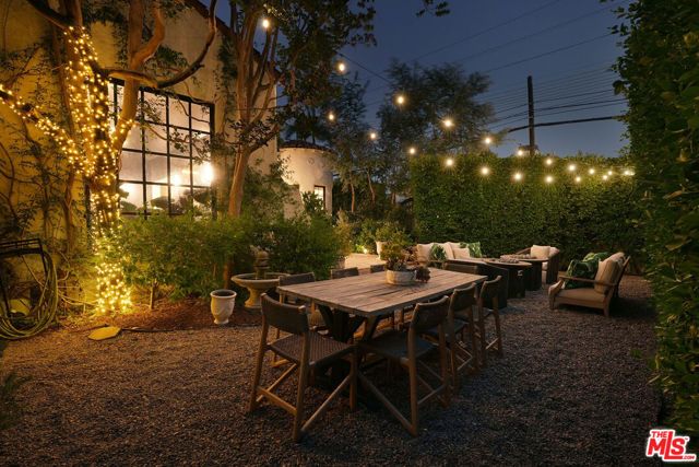 10596 Cushdon Avenue, Los Angeles, CA 90064