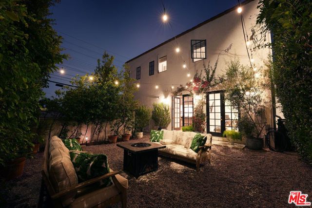 10596 Cushdon Avenue, Los Angeles, CA 90064