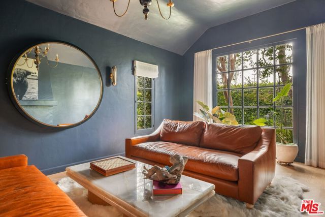 10596 Cushdon Avenue, Los Angeles, CA 90064