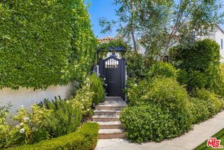 10596 Cushdon Avenue, Los Angeles, CA 90064