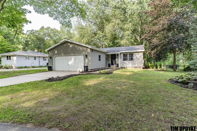 16661 152nd Avenue, Spring Lake, MI 49456
