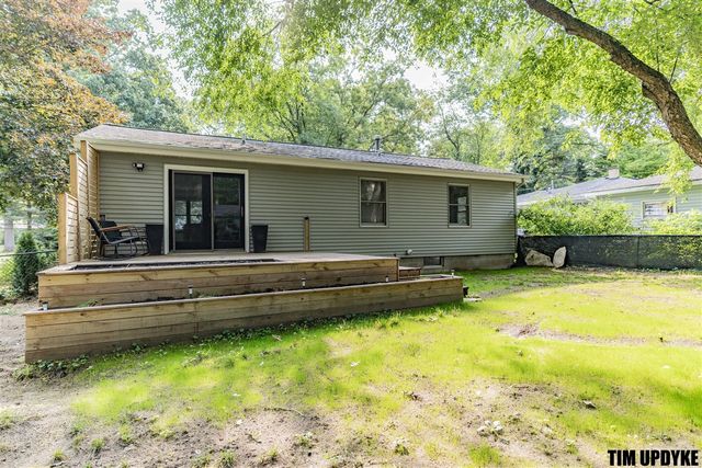 16661 152nd Avenue, Spring Lake, MI 49456