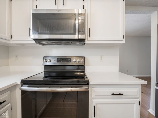 9220 Bridgestone Court, Indianapolis, IN 46231