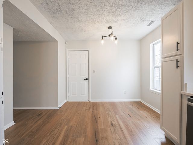 9220 Bridgestone Court, Indianapolis, IN 46231