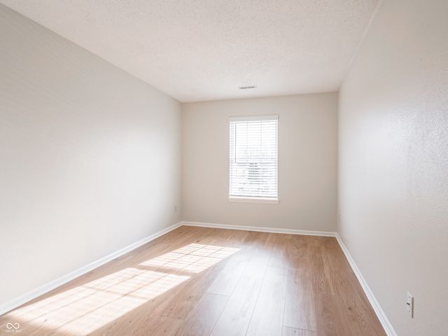 9220 Bridgestone Court, Indianapolis, IN 46231