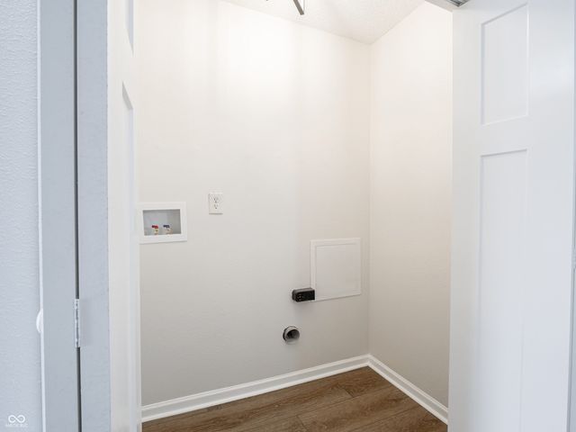 9220 Bridgestone Court, Indianapolis, IN 46231