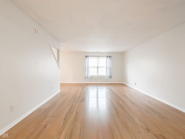 9220 Bridgestone Court, Indianapolis, IN 46231