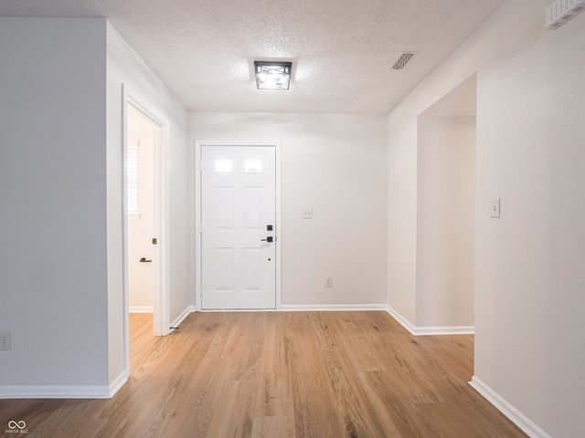 9220 Bridgestone Court, Indianapolis, IN 46231