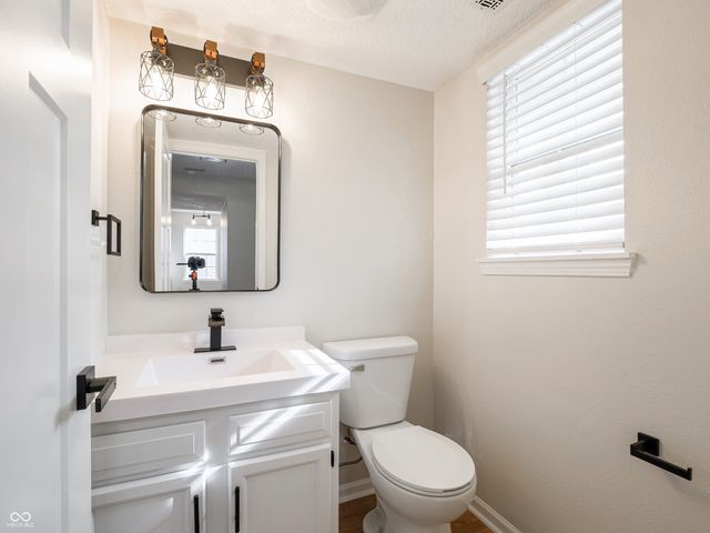 9220 Bridgestone Court, Indianapolis, IN 46231