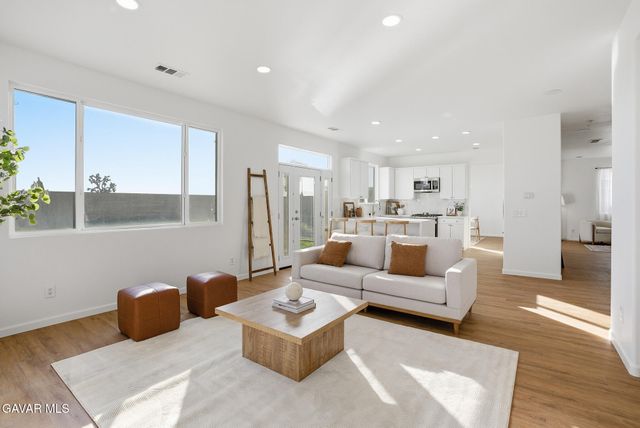 43010 Yaffa Street, Lancaster, CA 93535