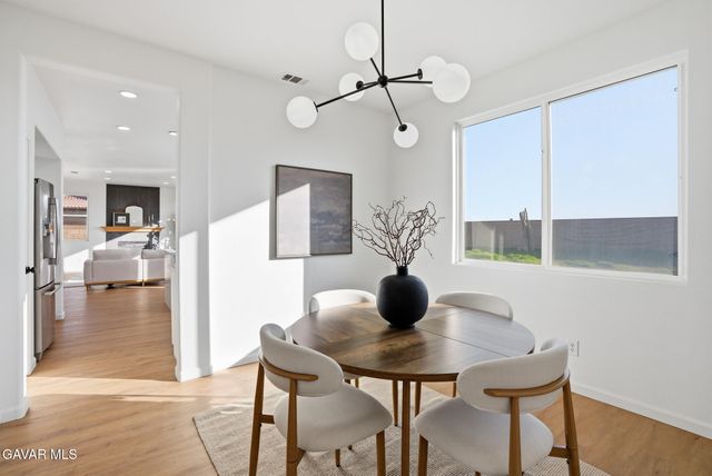 43010 Yaffa Street, Lancaster, CA 93535