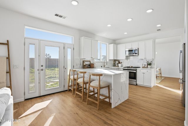 43010 Yaffa Street, Lancaster, CA 93535