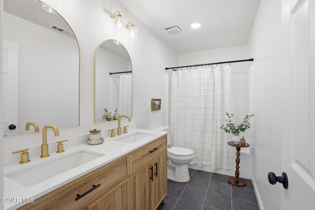 43010 Yaffa Street, Lancaster, CA 93535