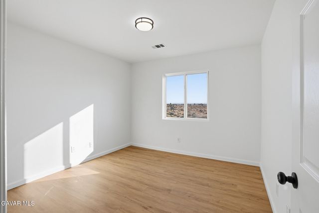 43010 Yaffa Street, Lancaster, CA 93535