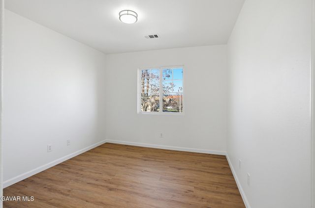 43010 Yaffa Street, Lancaster, CA 93535