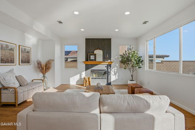 43010 Yaffa Street, Lancaster, CA 93535