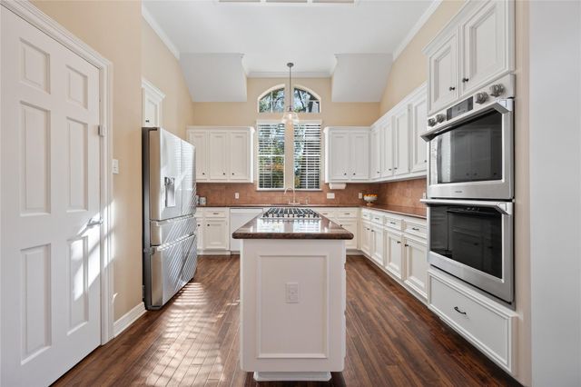 1807 Mountain Aspen Lane, Kingwood, TX 77345