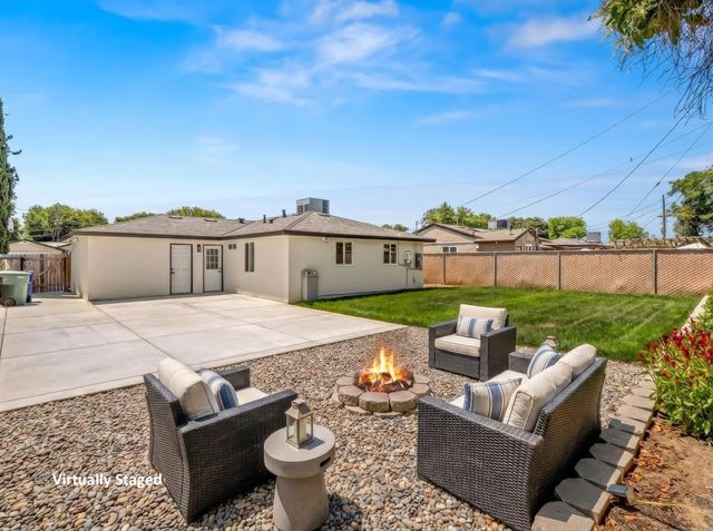 2409 E Holland Avenue, Fresno, CA 93726