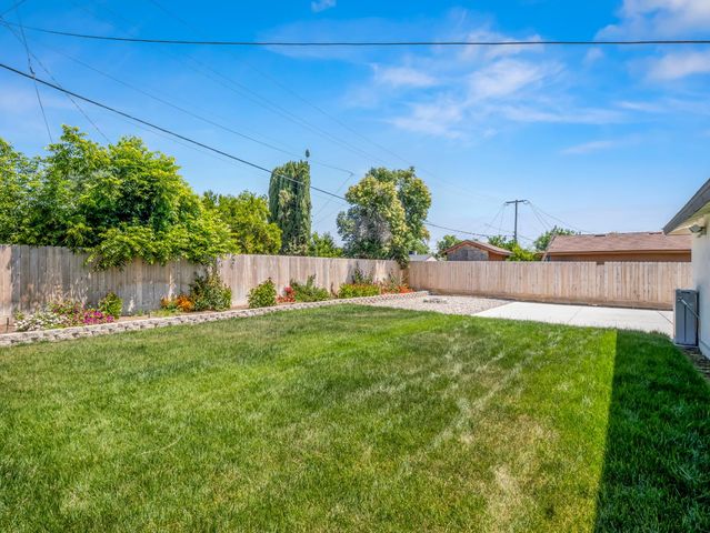 2409 E Holland Avenue, Fresno, CA 93726