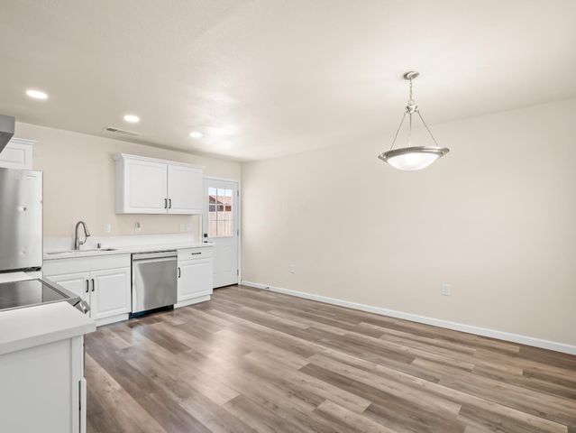2409 E Holland Avenue, Fresno, CA 93726