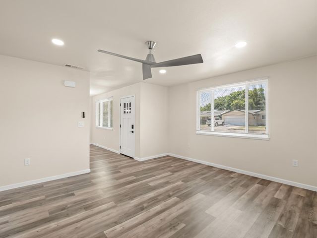 2409 E Holland Avenue, Fresno, CA 93726